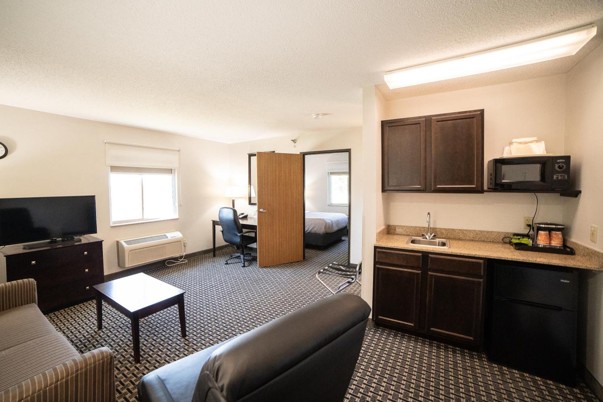 Quality Inn & Suites Watertown Near Prairie Lakes Ice Arena Esterno foto
