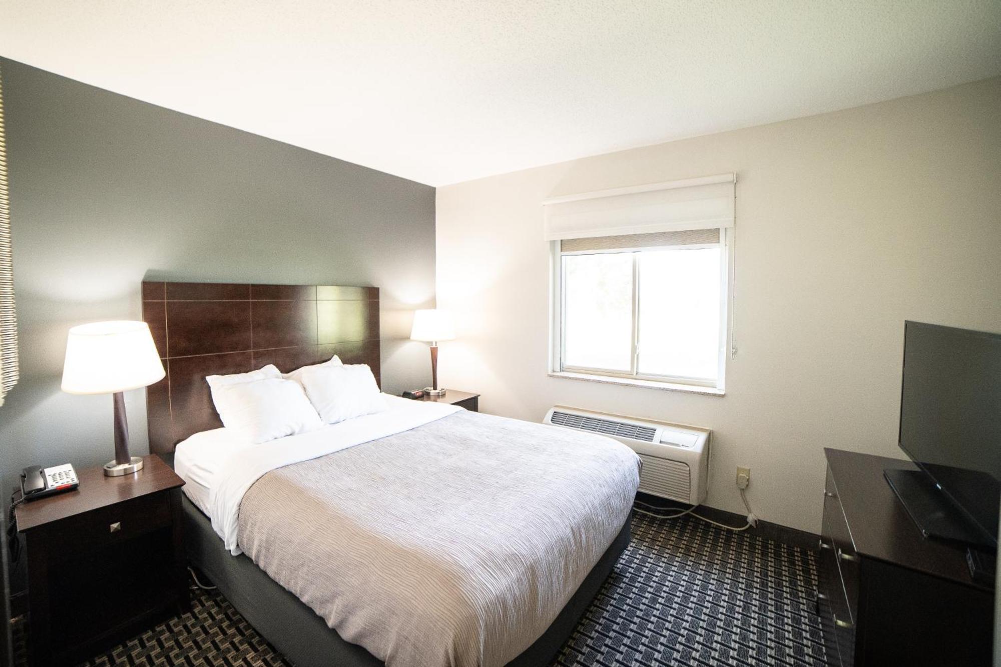 Quality Inn & Suites Watertown Near Prairie Lakes Ice Arena Esterno foto