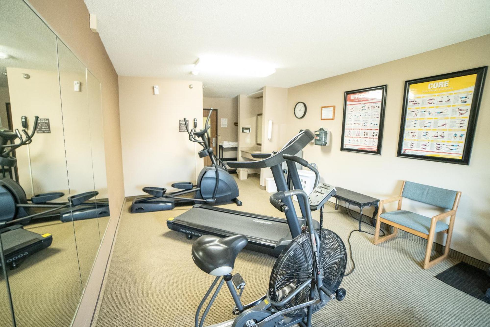 Quality Inn & Suites Watertown Near Prairie Lakes Ice Arena Esterno foto