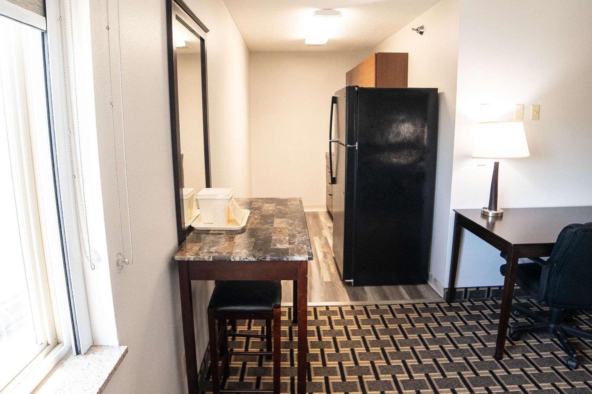 Quality Inn & Suites Watertown Near Prairie Lakes Ice Arena Esterno foto